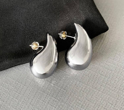 Medium Drop Earring