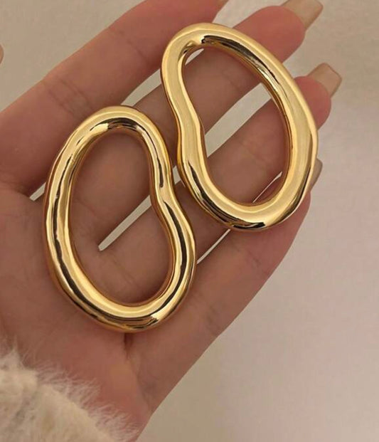 Hollow-Out Asymmetrical Earrings