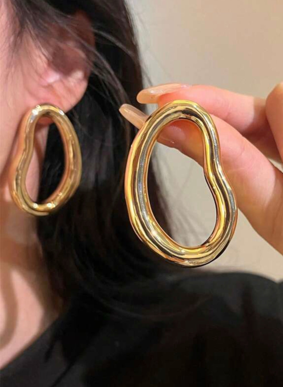 Hollow-Out Asymmetrical Earrings