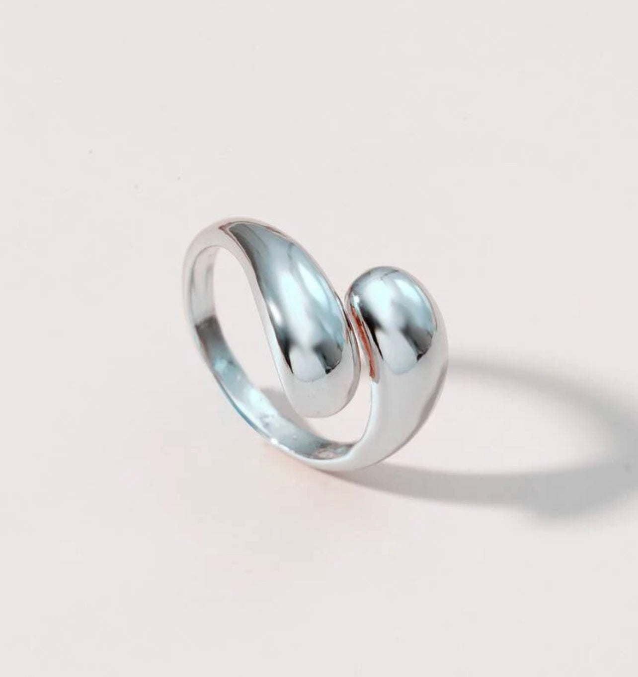 Meona Ring