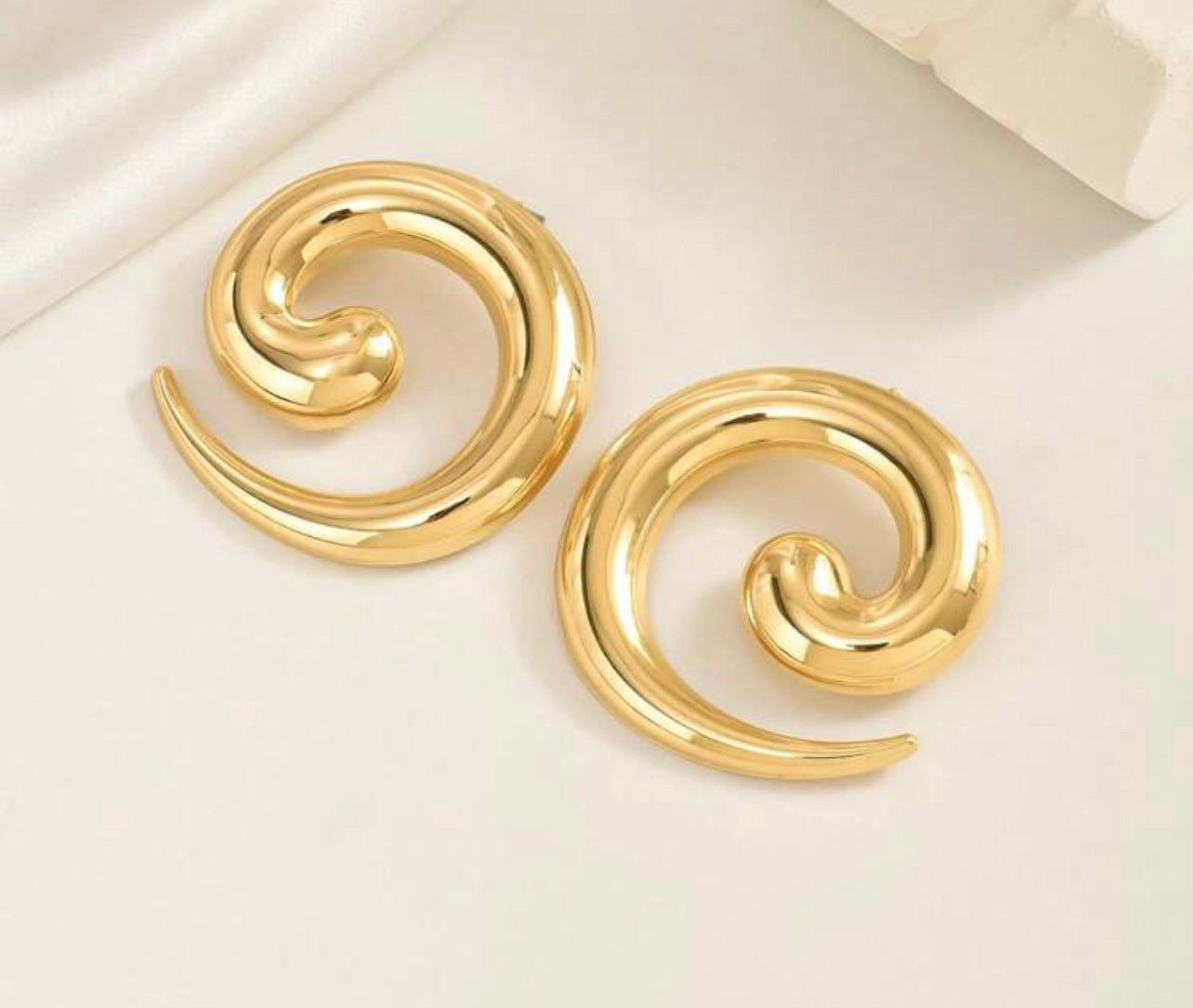 Swirl Gold Earrings
