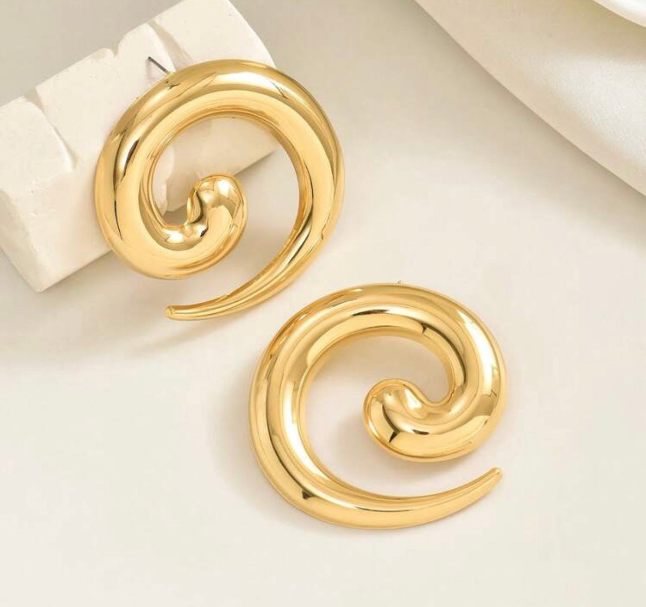 Swirl Gold Earrings