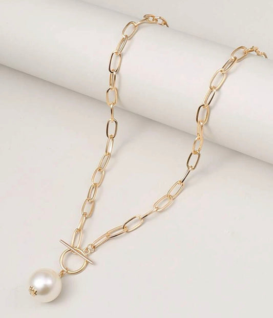Pearl Detail Chain Necklace