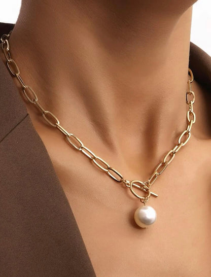 Pearl Detail Chain Necklace