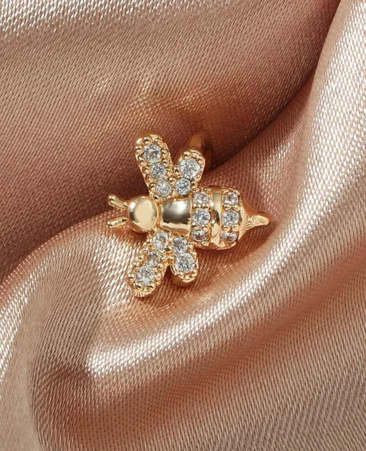 Busy Bee Ear Cuff