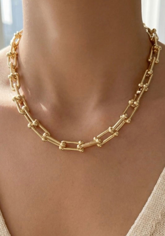 Iverly Chain Necklace