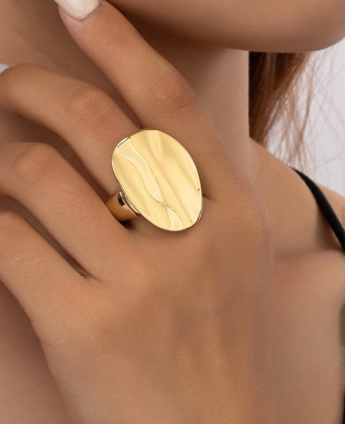 The Wave Gold Ring