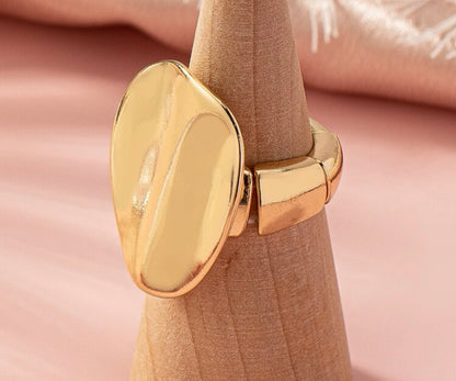 The Wave Gold Ring